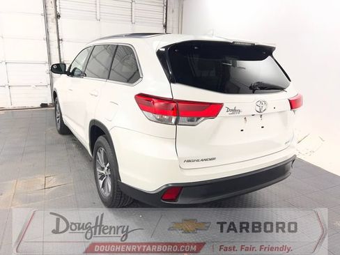 Used 2018 Toyota Highlander XLE FWD image 6