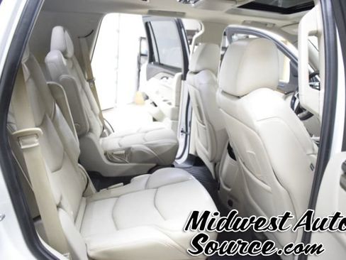 Used 2019 Cadillac Escalade Premium Luxury AWD/4WD image 32