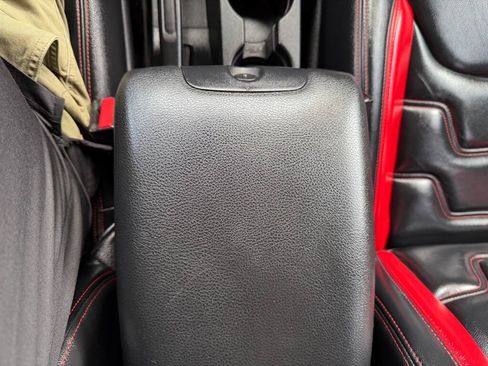 Used 2017 Jeep Wrangler Unlimited Sahara AWD/4WD image 26