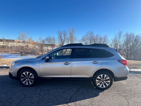 Used 2015 Subaru Outback 3.6R Limited image 5