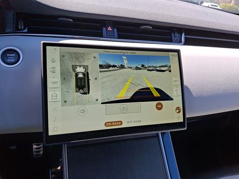 Certified 2026 Land Rover Range Rover Evoque Dynamic SE image 9