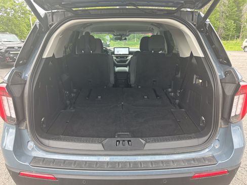 Used 2025 Ford Explorer Active AWD/4WD image 12
