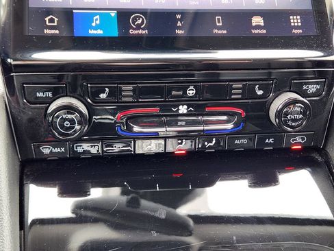Used 2023 Jeep Grand Cherokee Limited RWD image 19