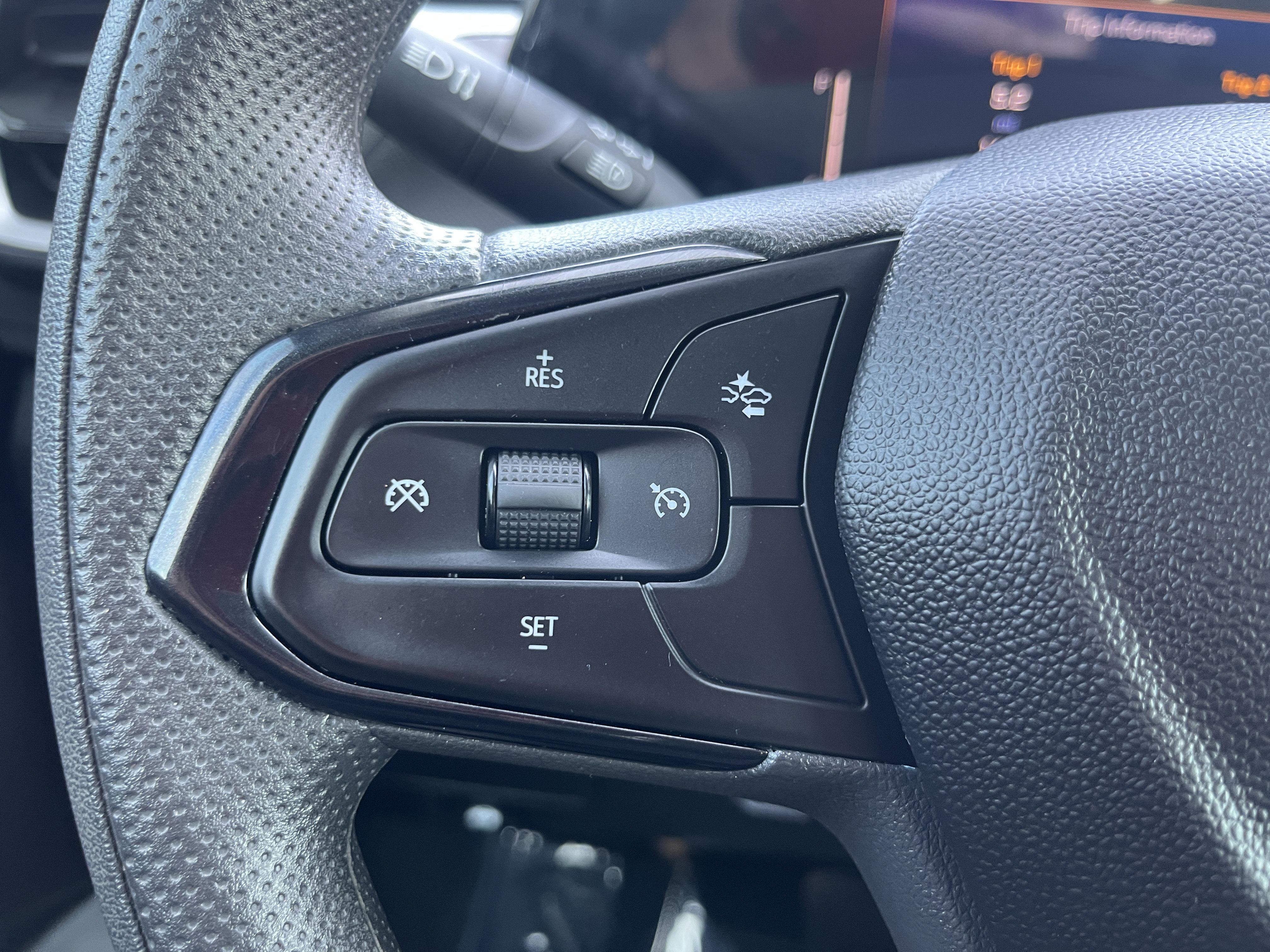 Used 2025 Chevrolet TrailBlazer LT w/ Driver Confidence Package FWD image 19
