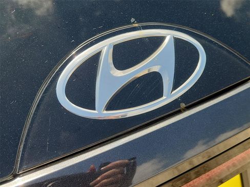 Used 2023 Hyundai Tucson Limited AWD/4WD image 32