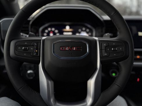 New 2026 GMC Sierra 1500 SLT image 16