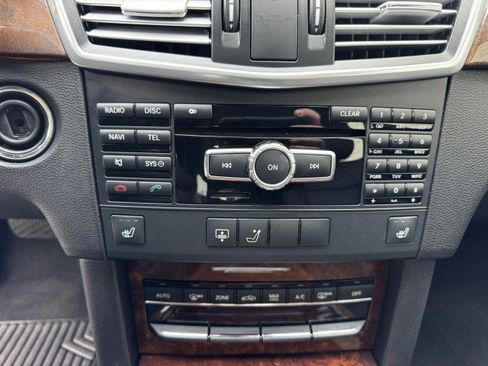 Used 2013 Mercedes-Benz E 350 4MATIC Sedan image 26