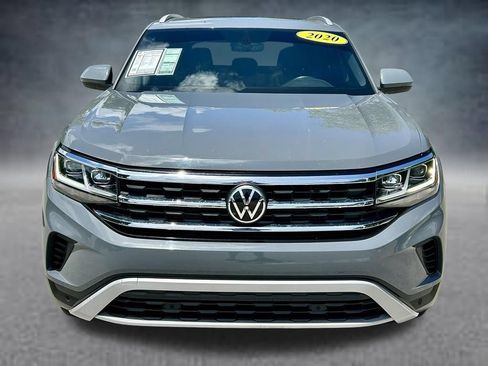 Used 2020 Volkswagen Atlas Cross Sport SE w/ Panoramic Sunroof Package FWD image 2