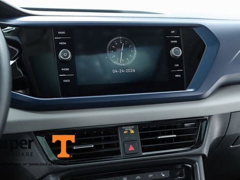Used 2023 Volkswagen Taos SE w/ Panoramic Sunroof Package FWD image 25