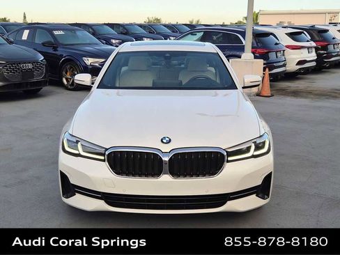 Used 2021 BMW 530e w/ Premium Package image 9