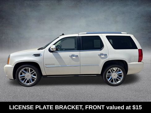 Used 2014 Cadillac Escalade Platinum AWD/4WD image 2