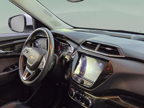 Used 2021 Chevrolet TrailBlazer LT w/ Premium Seating Package FWD image 14