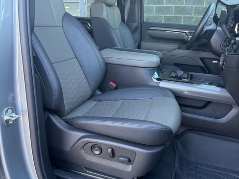 Used 2025 Chevrolet Silverado 2500 ZR2 w/ Technology Package AWD/4WD image 58