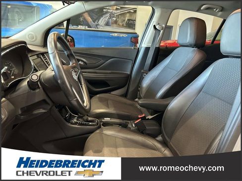 Certified 2022 Buick Encore Preferred w/ Safety Package image 13