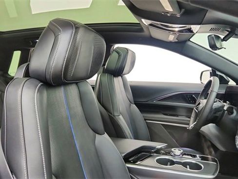 Used 2025 Cadillac Lyriq Sport image 22