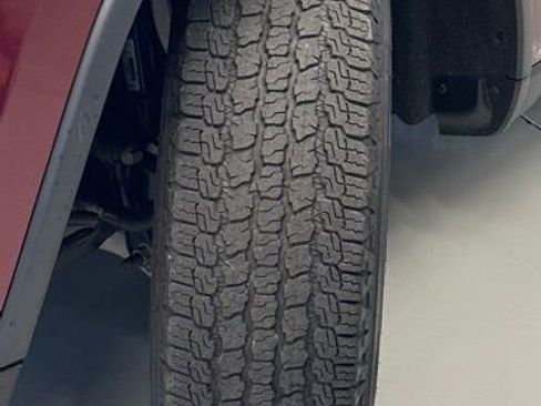 Used 2020 Jeep Grand Cherokee Laredo w/ Laredo X Package image 29