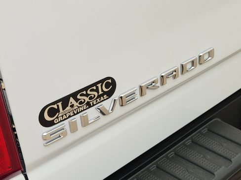 New 2026 Chevrolet Silverado 2500 Custom image 9
