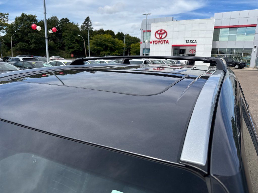 Used 2023 Toyota Highlander XLE AWD/4WD image 48