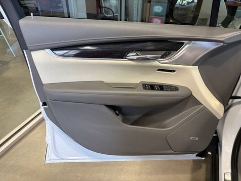Certified 2022 Cadillac XT6 Premium Luxury w/ Technology Package AWD/4WD image 17