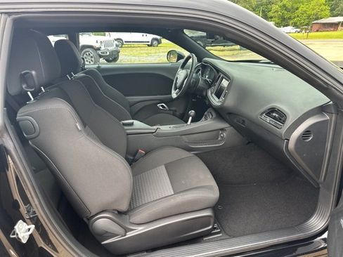 Used 2023 Dodge Challenger R/T w/ T/A Package image 10