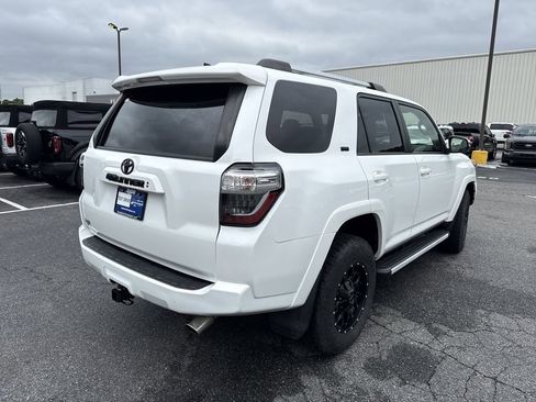 Used 2022 Toyota 4Runner SR5 Premium AWD/4WD image 7