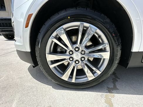 Certified 2024 Cadillac XT5 Premium Luxury w/ Technology Package FWD image 18
