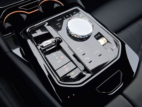 New 2026 BMW 540i xDrive w/ Executive Package image 18