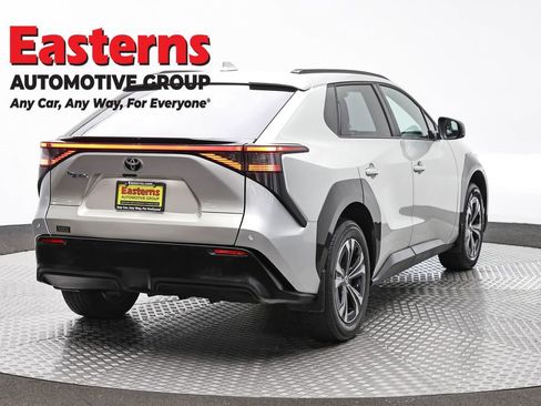 Used 2023 Toyota bZ4X XLE w/ Weather Package image 5