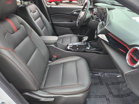 Used 2024 Chevrolet Trax RS w/ Driver Confidence Package image 15