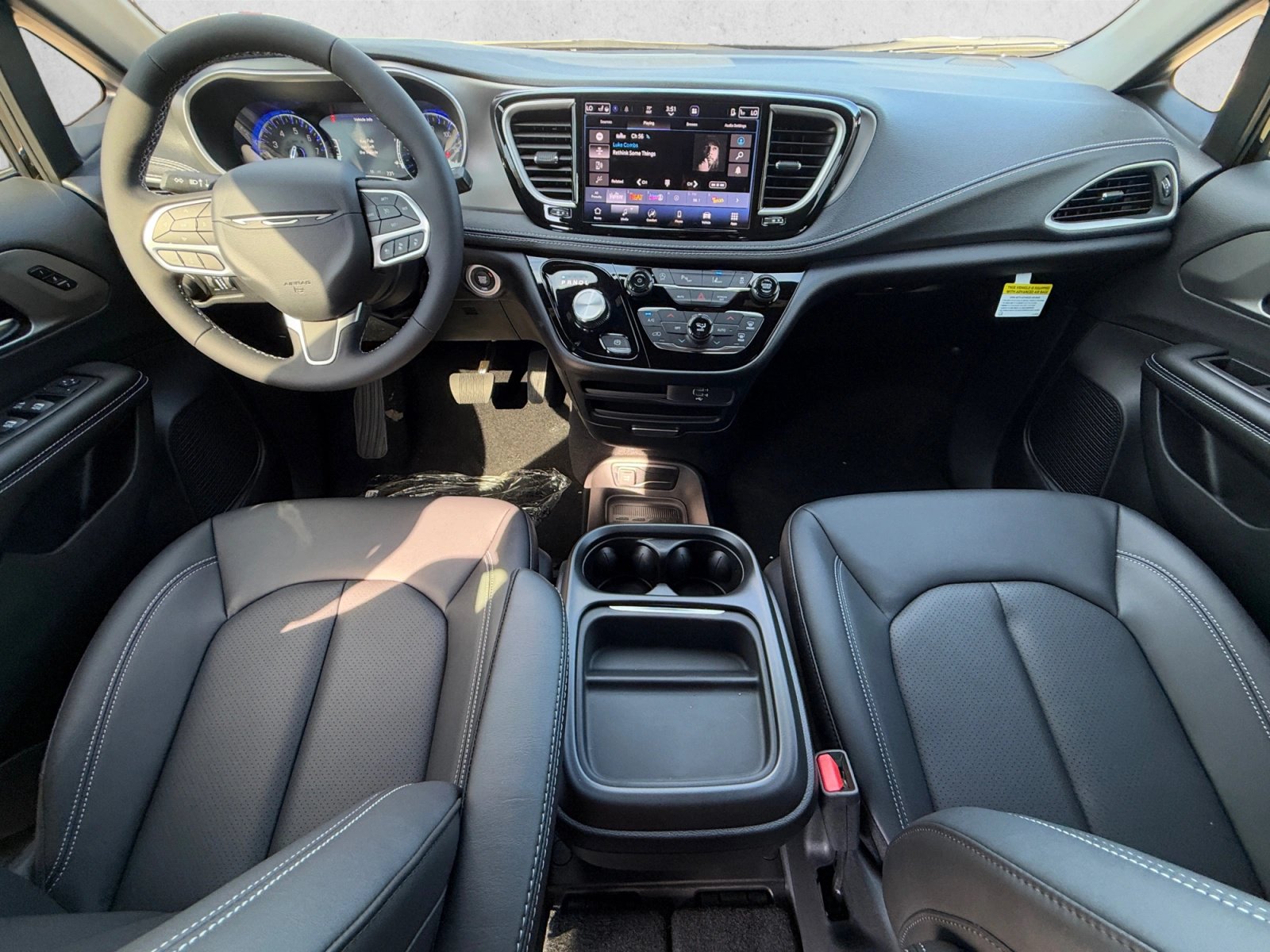 New 2027 Chrysler Pacifica Select FWD image 16