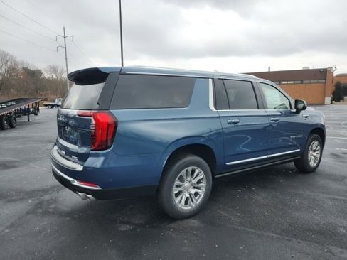 New 2026 GMC Yukon XL Denali w/ Sun & Power Step Package AWD/4WD image 5