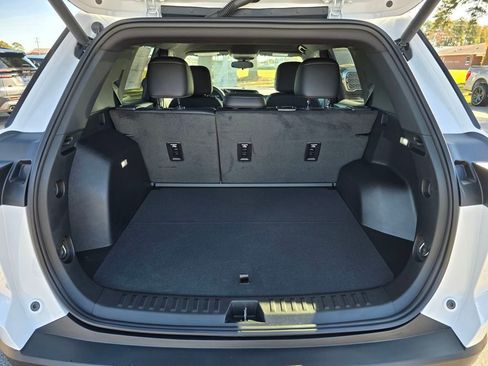 New 2026 Chevrolet Equinox LT w/ Convenience Package II FWD image 23