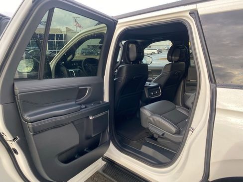 New 2026 Ford Expedition Max Platinum w/ Stealth Appearance Package image 28