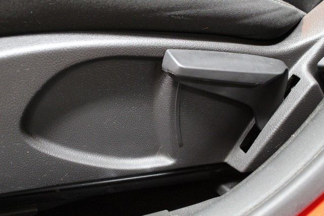 Used 2016 Ford Focus SE w/ SE Winter Package FWD image 17
