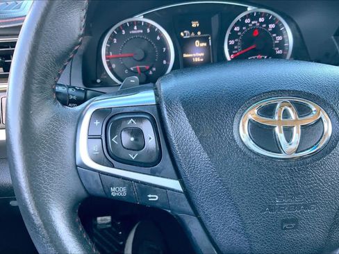 Used 2017 Toyota Camry XSE image 23