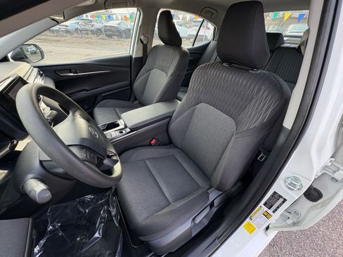 Used 2025 Toyota Camry LE image 35