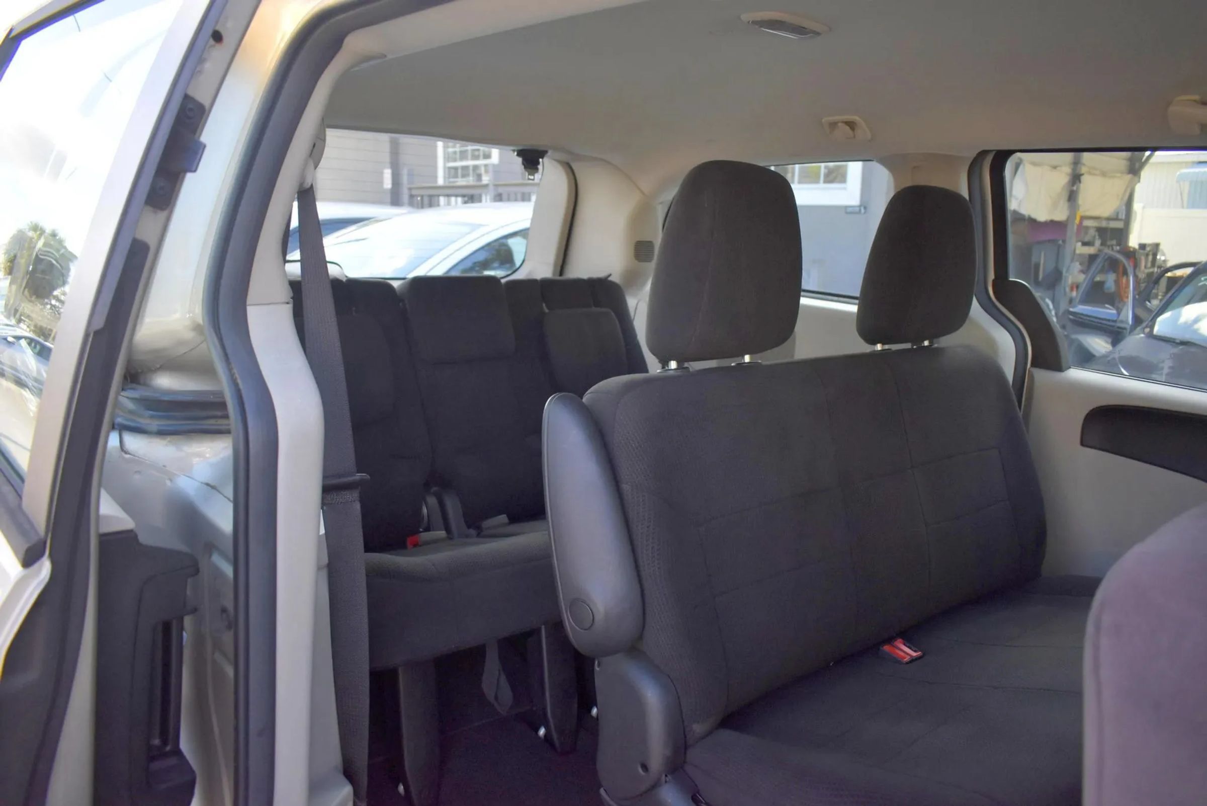 Used 2013 Dodge Grand Caravan American Value Package FWD image 16