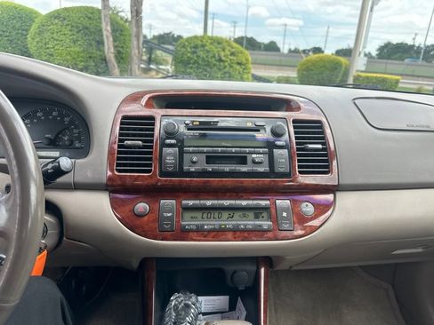 Used 2003 Toyota Camry XLE FWD image 4