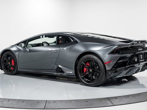 Used 2021 Lamborghini Huracan EVO RWD image 5