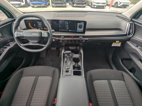 New 2026 Kia Sorento LX FWD image 17