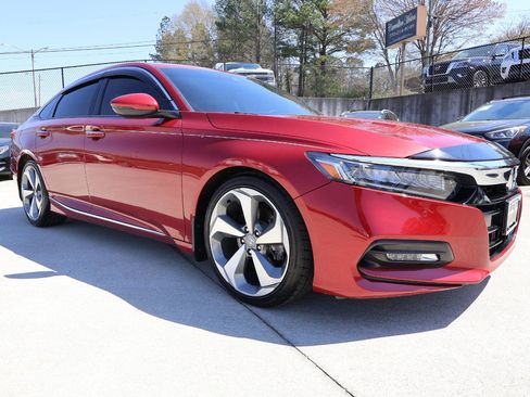 Used 2018 Honda Accord Touring image 9