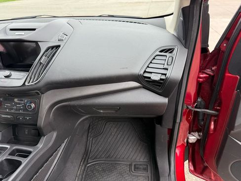 Used 2017 Ford Escape SE w/ Equipment Group 201A FWD image 26