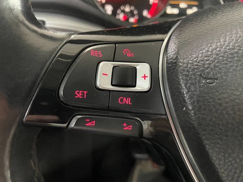 Used 2019 Volkswagen Passat 2.0T Wolfsburg w/ Wheels & Sunroof Package image 38