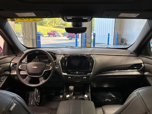 Used 2023 Chevrolet Traverse LT AWD/4WD image 13