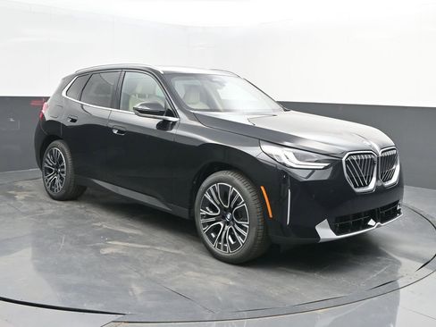 Used 2025 BMW X3 xDrive30i w/ Premium Package image 1