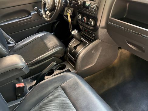 Used 2016 Jeep Patriot Sport FWD image 30