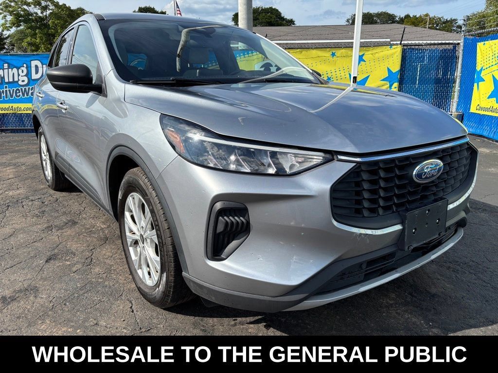Used 2023 Ford Escape Active w/ Cold Weather Package FWD 360° Tour