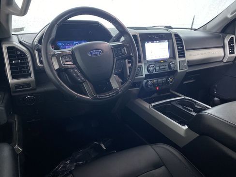 Used 2019 Ford F250 Lariat image 2