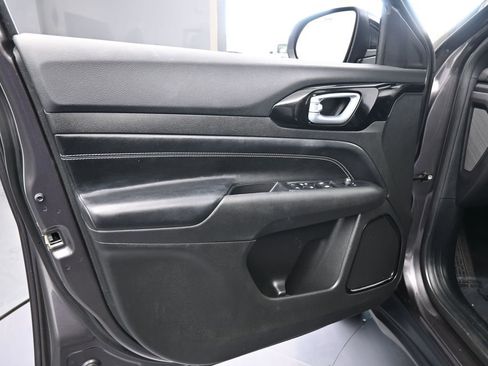 Used 2022 Jeep Compass Altitude image 15