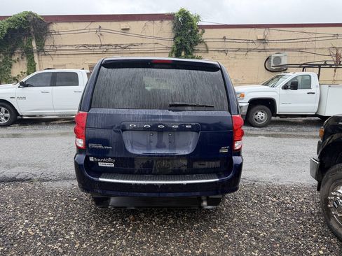 Used 2014 Dodge Grand Caravan SXT FWD image 8